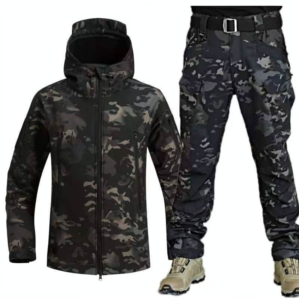 Zimowy kombinezon softshell w  – Winter Clothing Hiking recenzja i cena